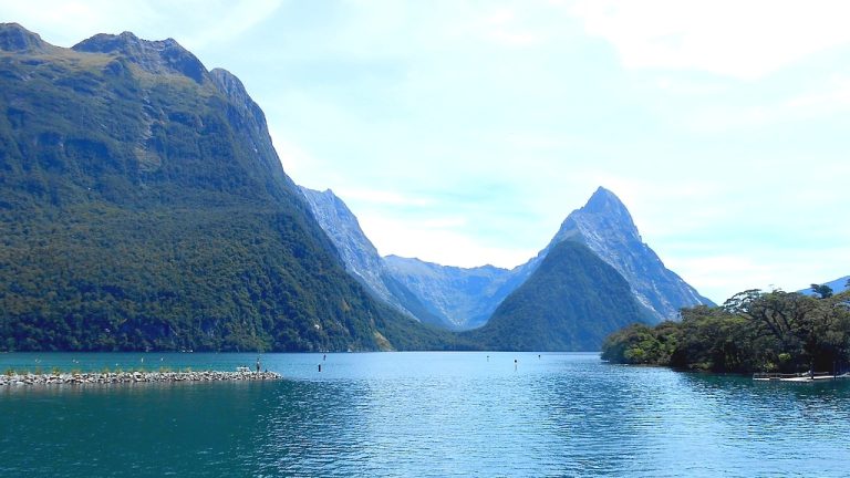 Milford Sound dans le Fiordland, Nouvelle-Zélande