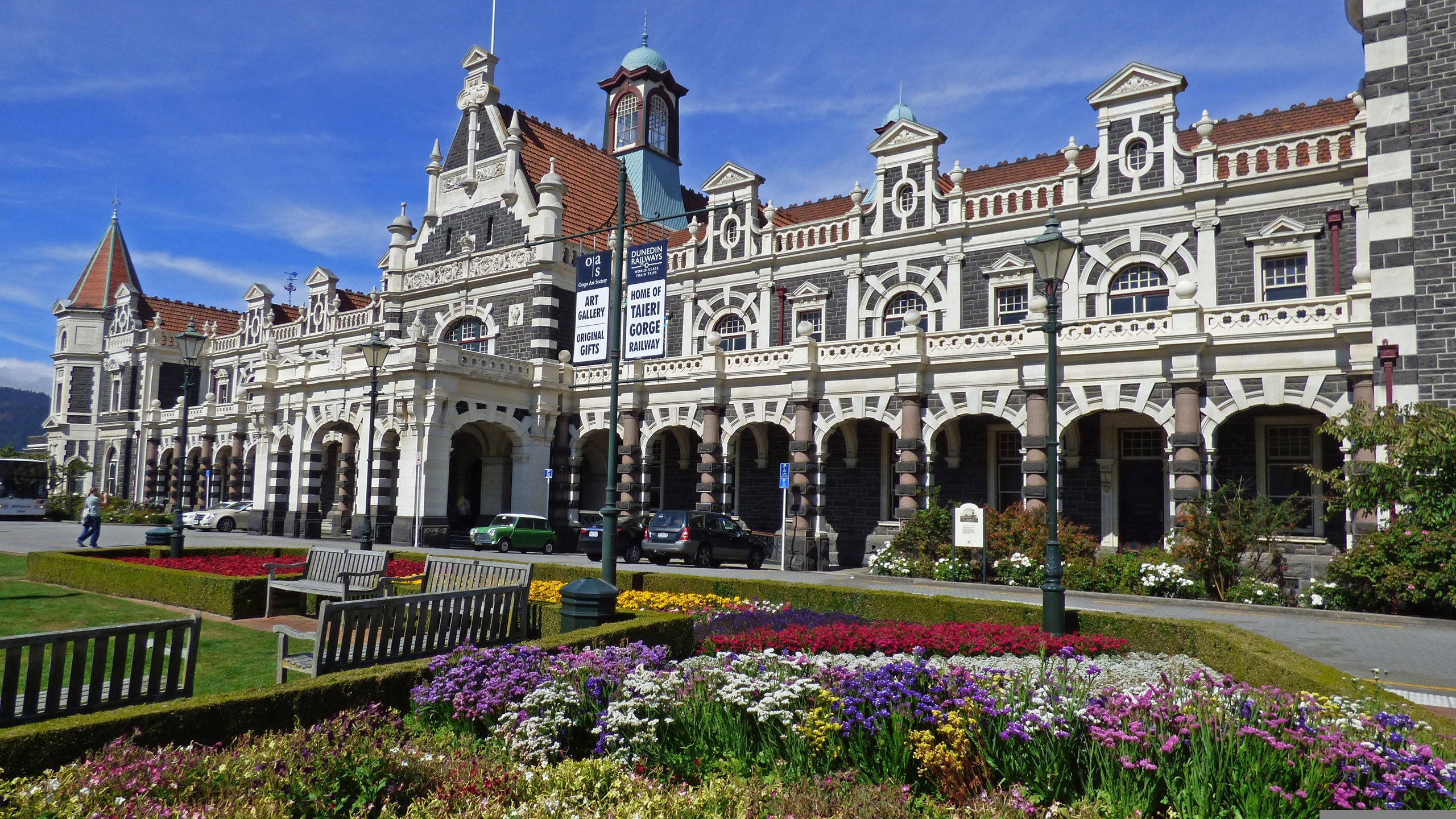 gare neo gothique de dunedin en nouvelle-zélande